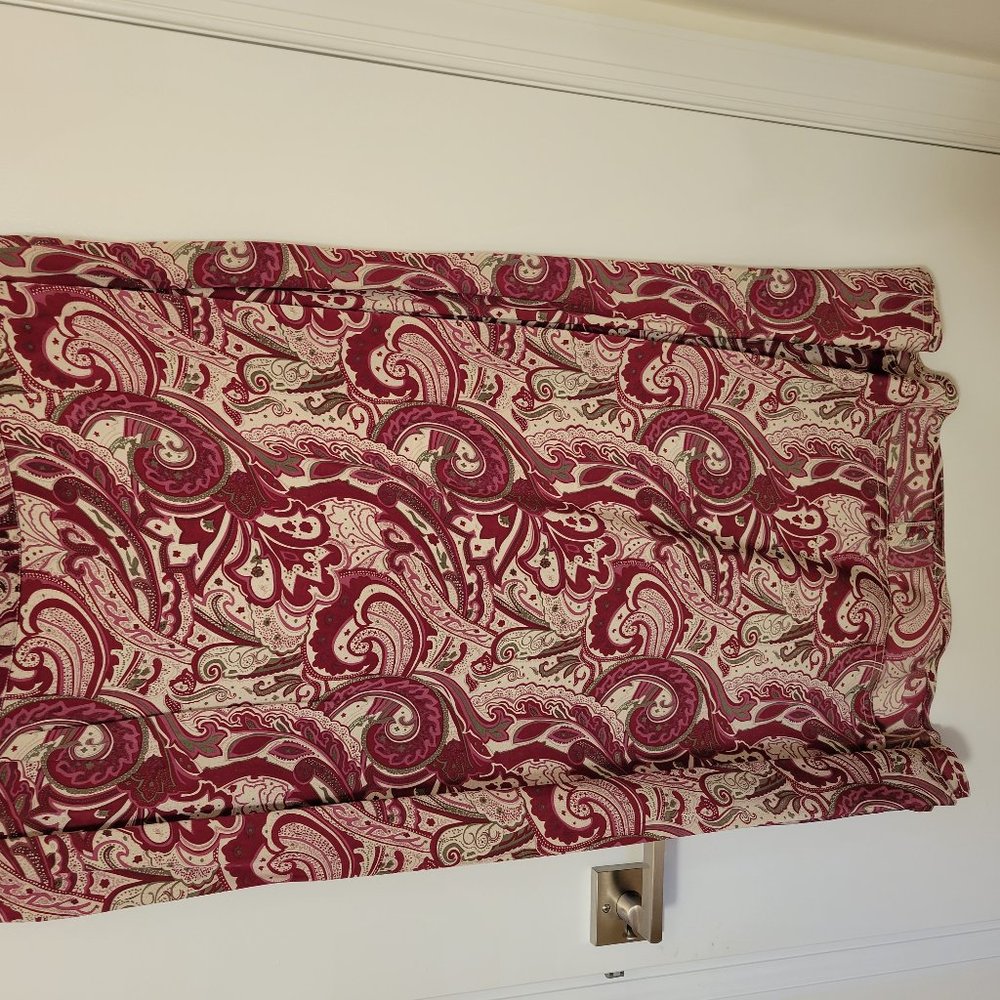 100% Silk Paisley Skirt (mid-calf) by Andrea Vaccaro Woman, size 24